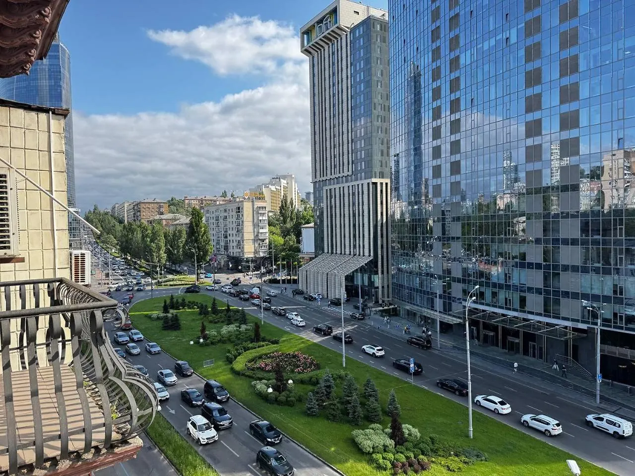 Сучасні 3-Кімнатні Апартаменти, Метро Палац Спорту 基輔 0*,