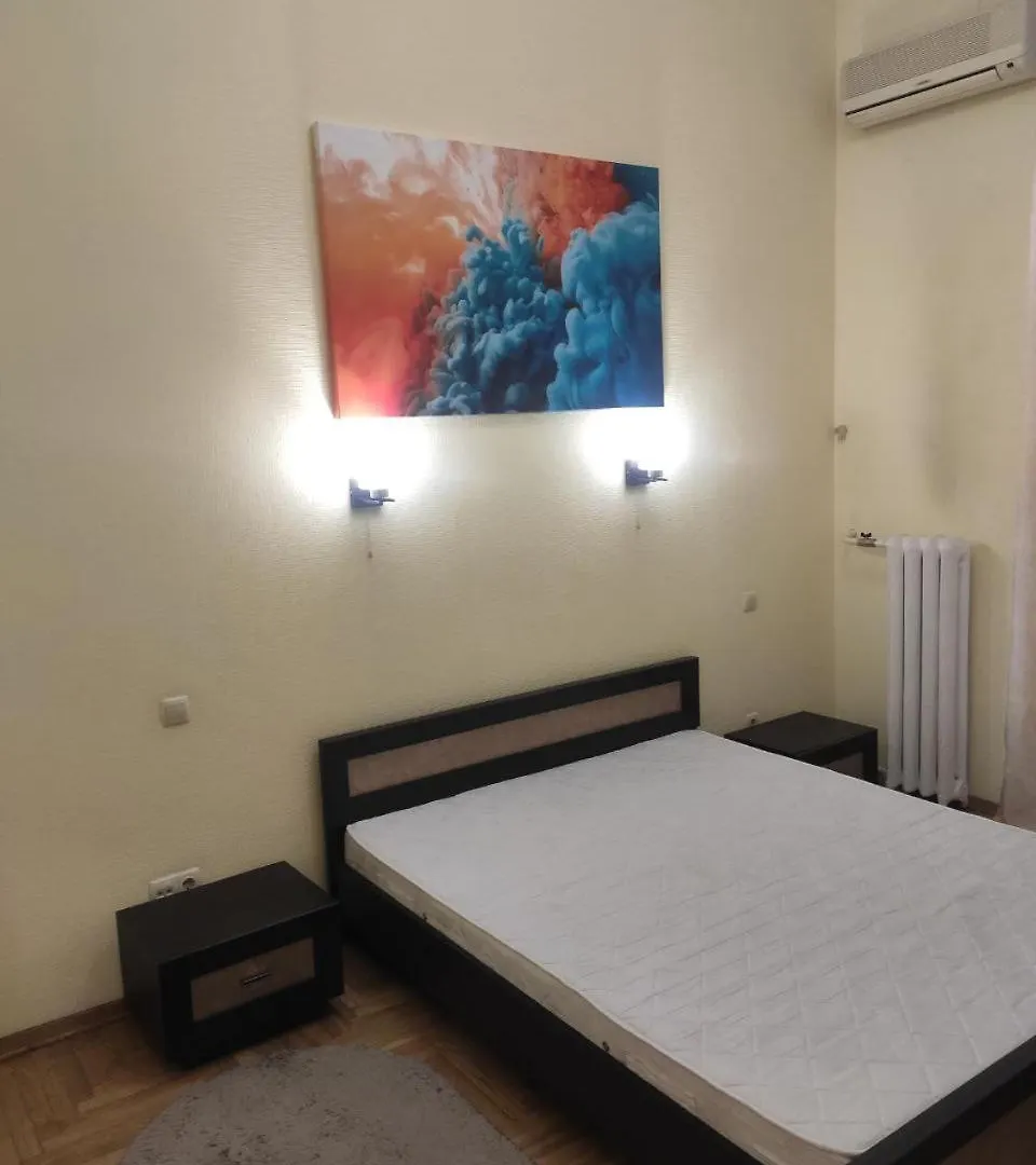 Апартаменти 3-Кімнатні В Центрі, Метро Театральна Kiev